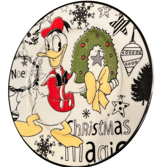RARE Disney Donald Duck 8 inch Christmas Magic Ceramic Plate - Picture 2 of 6